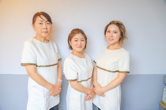 HANAHANAのスタッフ集合写真